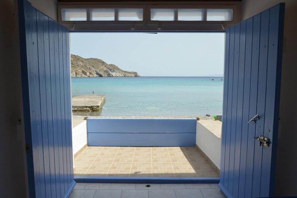 Erginas Boat House Leilighet Plaka  Eksteriør bilde